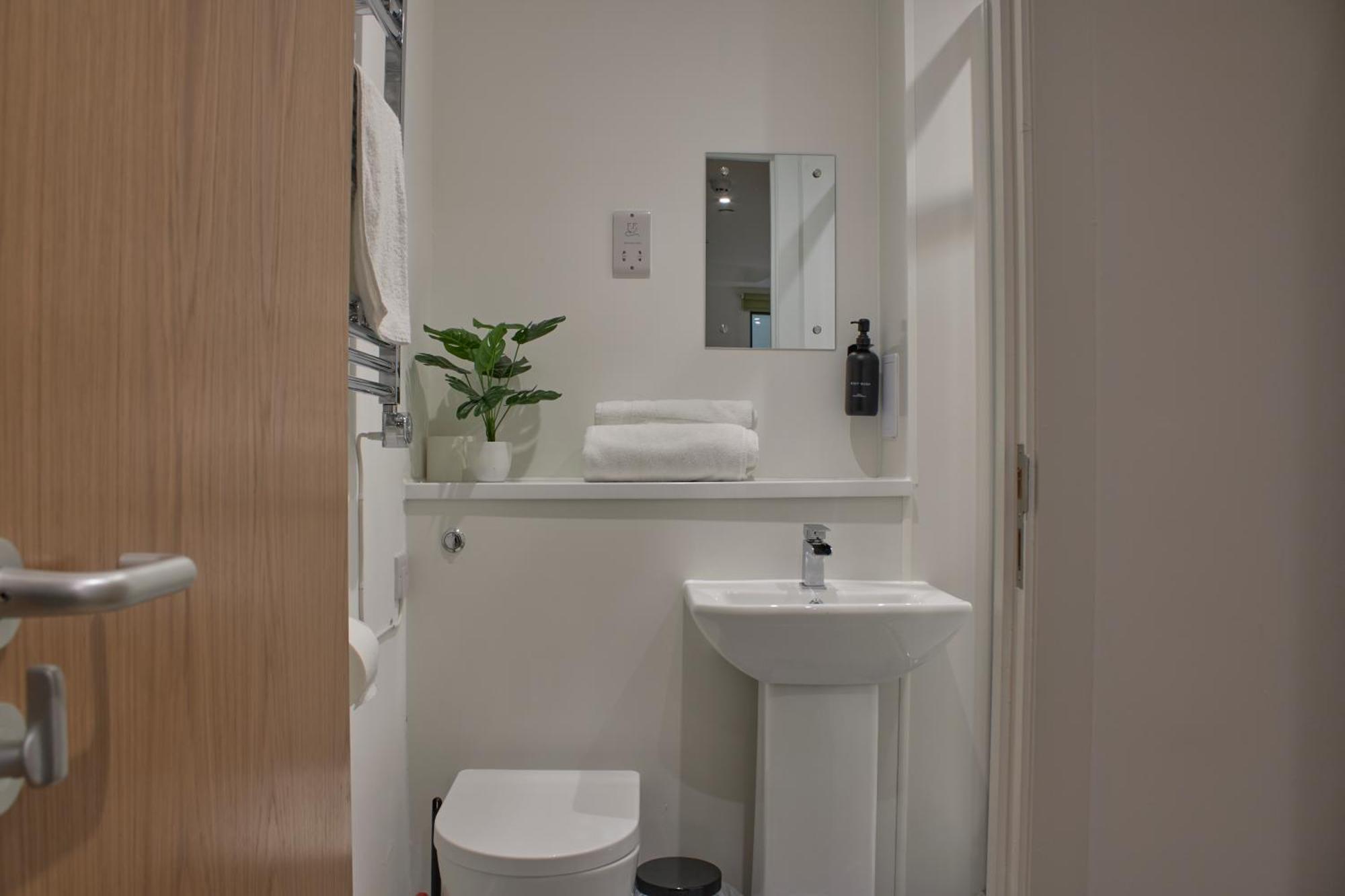 16 Cherry Lane Apartment Bristol